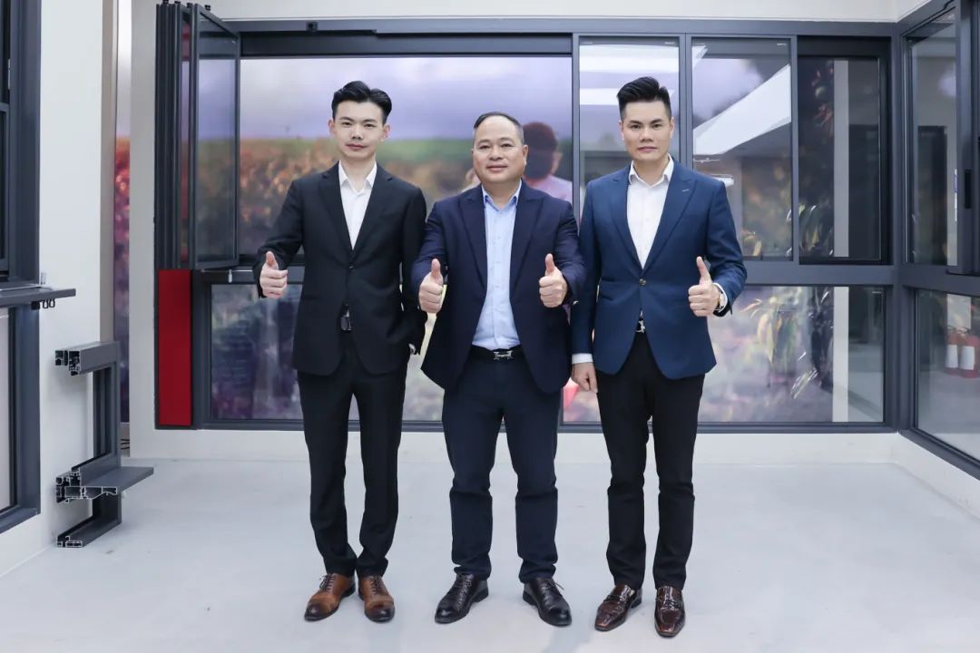 1739711265554145.jpg 640 (1).jpg